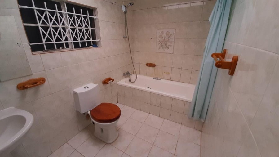 Commercial Property for Sale in Southernwood Eastern Cape